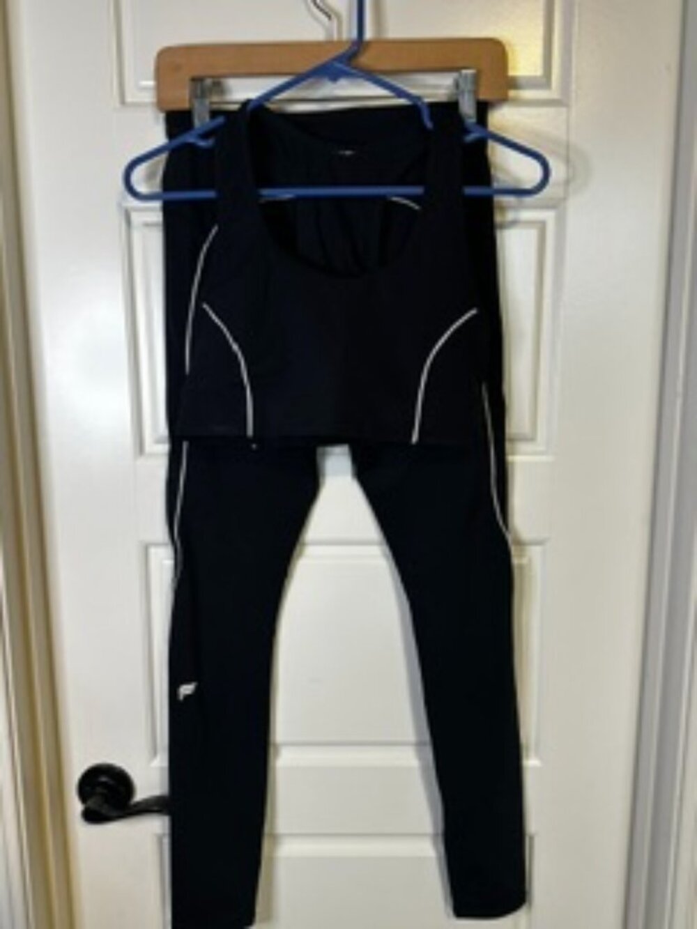 Fabletics Workout Set Sports Bra and Leggings